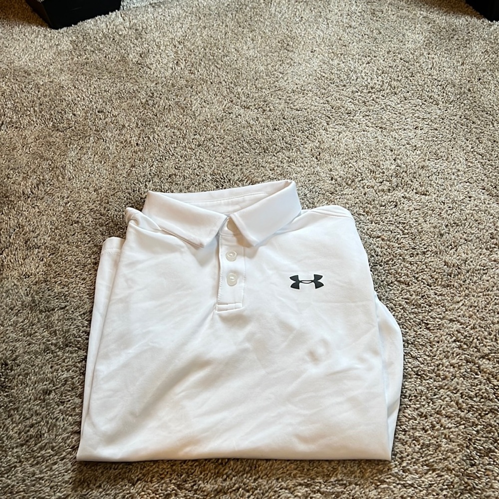 Excellent condition boys white youth large Under Armour polo 3 bottom shirt